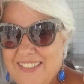 Fotografia somente do rosto da paciente Eliana Gallup